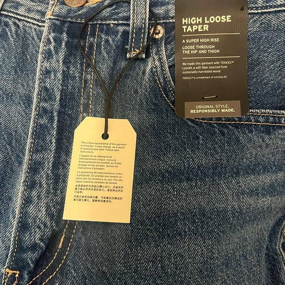 Levi's® Premium
HIGH LOOSE TAPER WOMEN'S JEANS. Medium indigo wash 27/29 - Picture 9 of 9